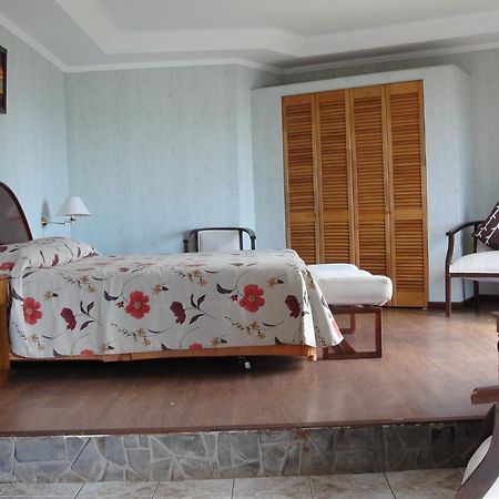 Iorana Isla De Pascua Hotel Hanga Roa Oda fotoğraf